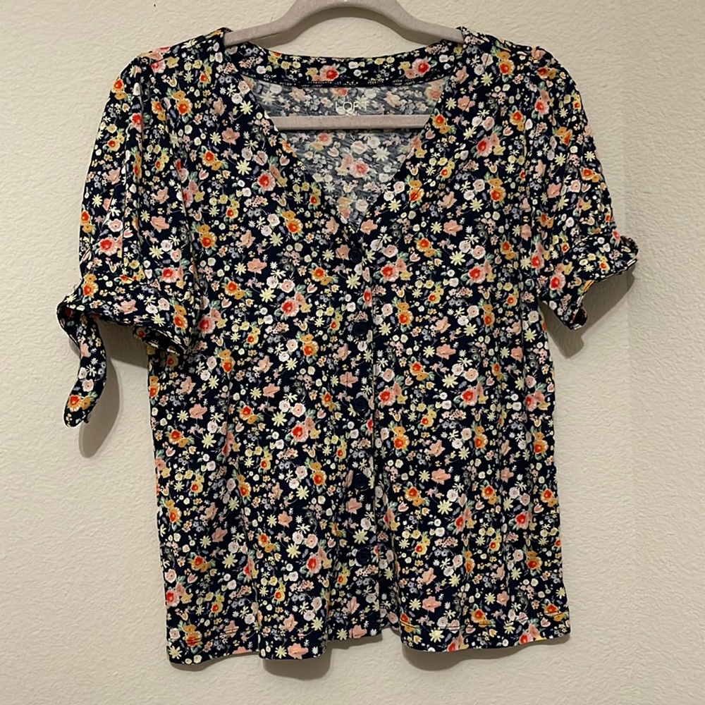 Loft flowered shirt. Small, like new.